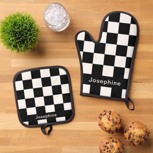 Personalised Black & White Chequerboard Pattern Oven Mitt & Pot Holder Set (Top Down)