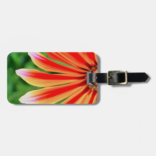 Personalised Daisy Petals Luggage Tag (Front Horizontal)