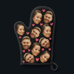 Personalised Face Custom Photo Heart Couple Black Oven Mitt<br><div class="desc">Funny Custom Oven Mitt & Pot Holder Set with Your Face,  and your lover Baking Gifts for Women or Men for Kitchen Cooking,  BBQ,  Grillin faces Photo pattern,  great gifts Whether it's a housewarming,  a friend's birthday,  wedding or any occasion.</div>