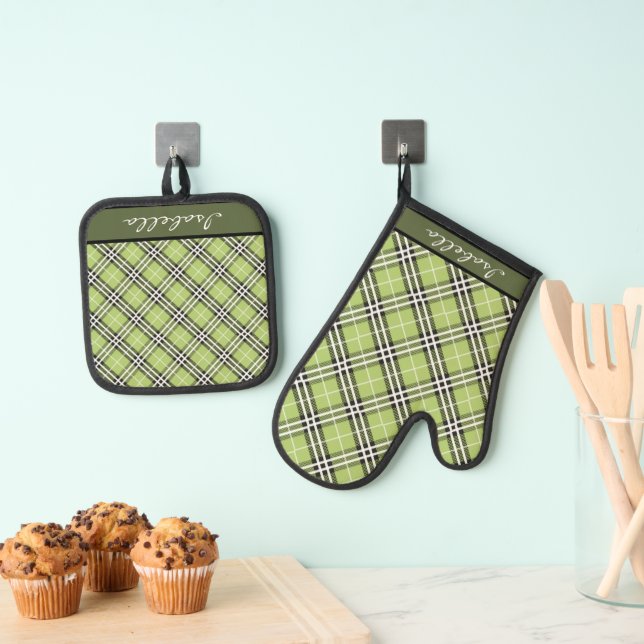 Personalised Olive Green White Black Plaid Pattern Oven Mitt & Pot Holder Set (Insitu(Hanging))