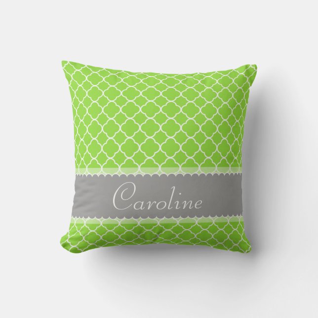 Personalizable Bright Green Quatrefoil  Pattern Cushion (Front)