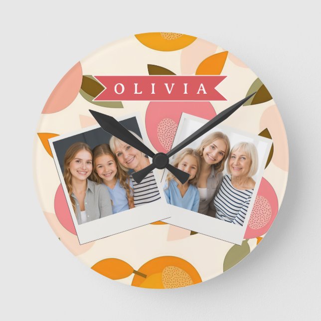 Personalized Peach Pattern Cute Retro Summer Round Clock (Front)