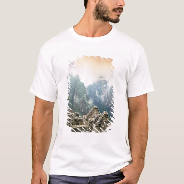 Peru, Machu Picchu, the ancient lost city of T-Shirt (Front)