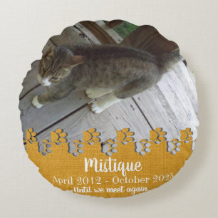 Pet Memorial Remembrance Beloved Keepsake Round Cushion