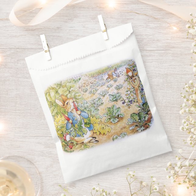 Peter the Rabbit Eating Carrots    Favour Bags (Clipped)