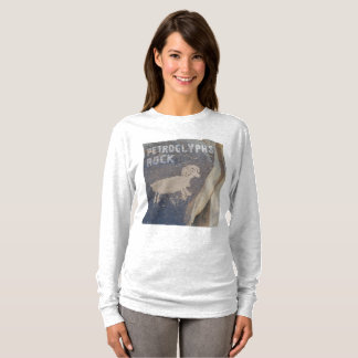 Petroglyphs Rock for geologists and art lovers! T-Shirt