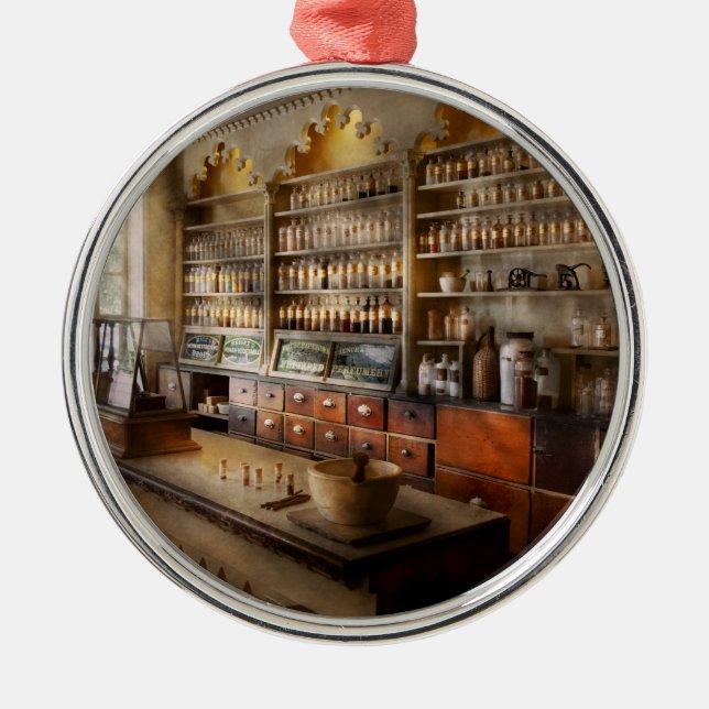 Pharmacist - The dispensatory Metal Tree Decoration (Front)