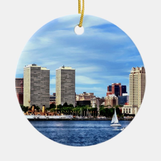 Philadelphia Pa Skyline Ceramic Tree Decoration (Front)