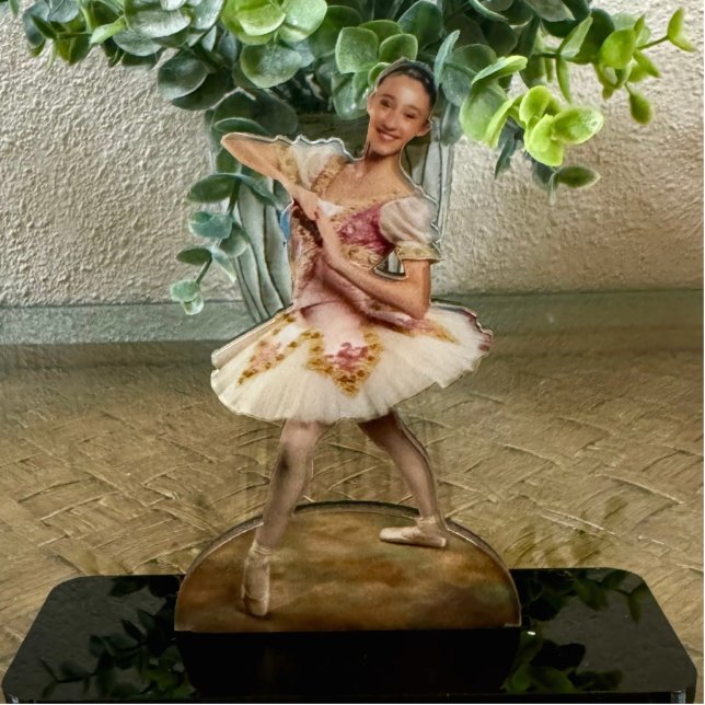 Photo Statue Sculptures turns a photo into statue Standing Photo Sculpture (Front)