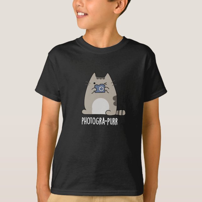 Photograh-purr Funny Cat Photographer Pun Dark BG T-Shirt (Front)