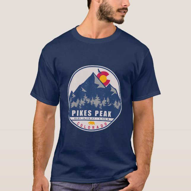 Pikes Peak Colorado Retro Sunset Souvenirs T-Shirt (Front)