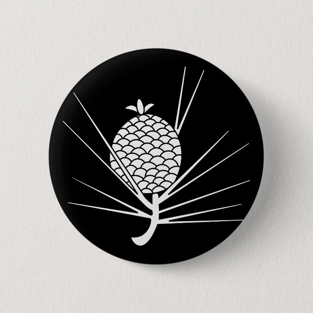 Pine cone with needles 6 cm round badge (Front)