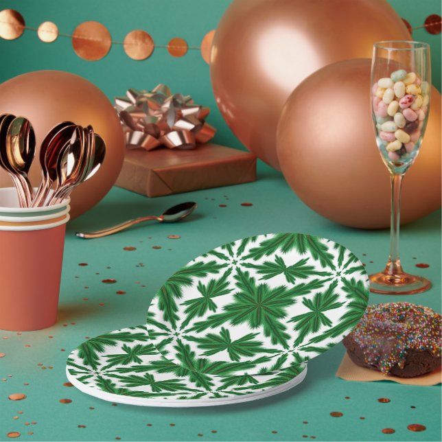 Pine Mandala 7" Paper Plates (Multi)