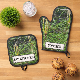Pine Needles by Kenneth Yoncich Oven Mitt & Pot Holder Set