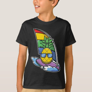 Pineapple Aloha Beaches Hawaii Windsurfing Gift - T-Shirt