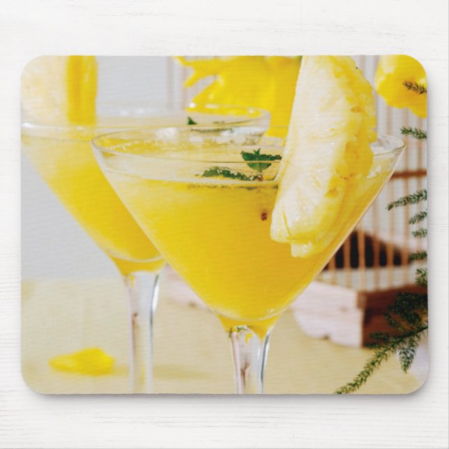 Pineapple and ginger Fresca cocktail Mouse Mat (Front)