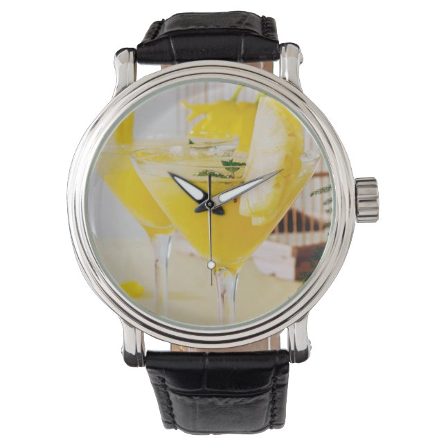Pineapple and ginger Fresca cocktail Watch (Front)