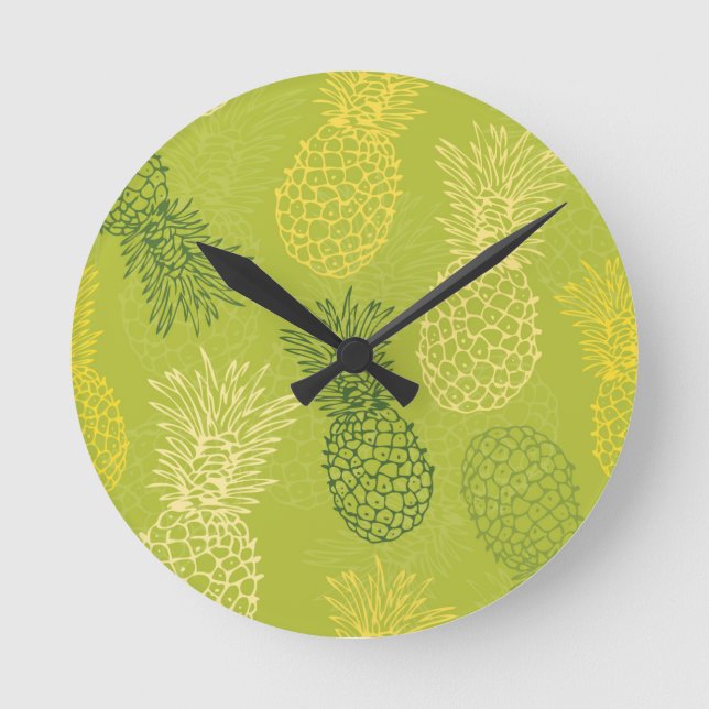 Pineapple Outline Pattern on Green Round Clock (Front)