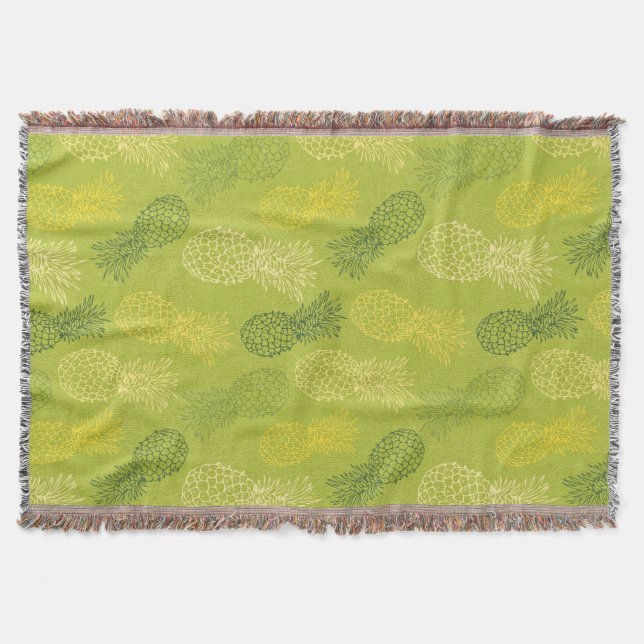 Pineapple Outline Pattern on Green Throw Blanket (Front)