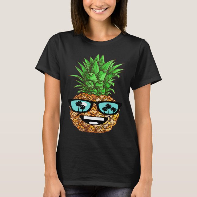 Pineapple sunglasses aloha beaches hawaii hawaiian T-Shirt (Front)