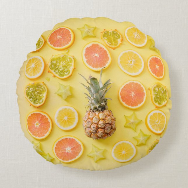 Pineapple surrounded by citrus fruits round cushion (Front)