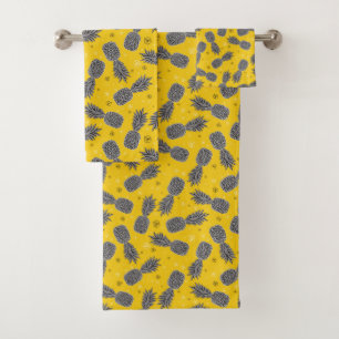 Pineapples On Gold Bath Towel Set