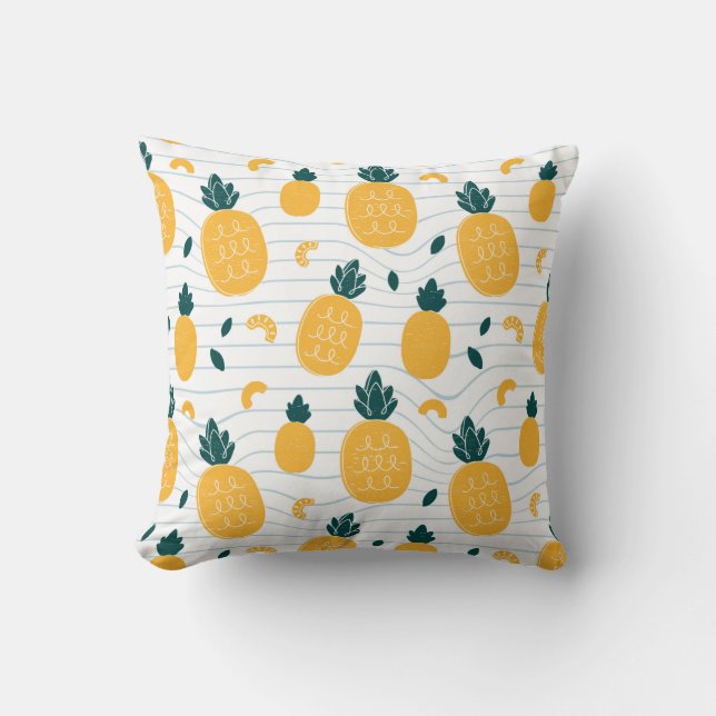 Pineapples seamless pattern cushion (Front)