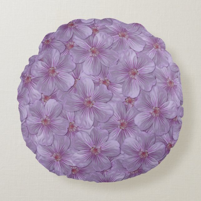Pineywoods Geranium Seamless Pattern Round Cushion (Front)