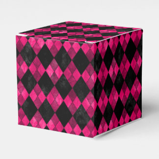 Pink and Black Argyle Party Favour Box