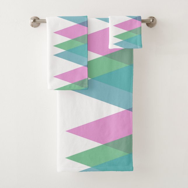 Pink and green triangles bath towel set (Insitu)