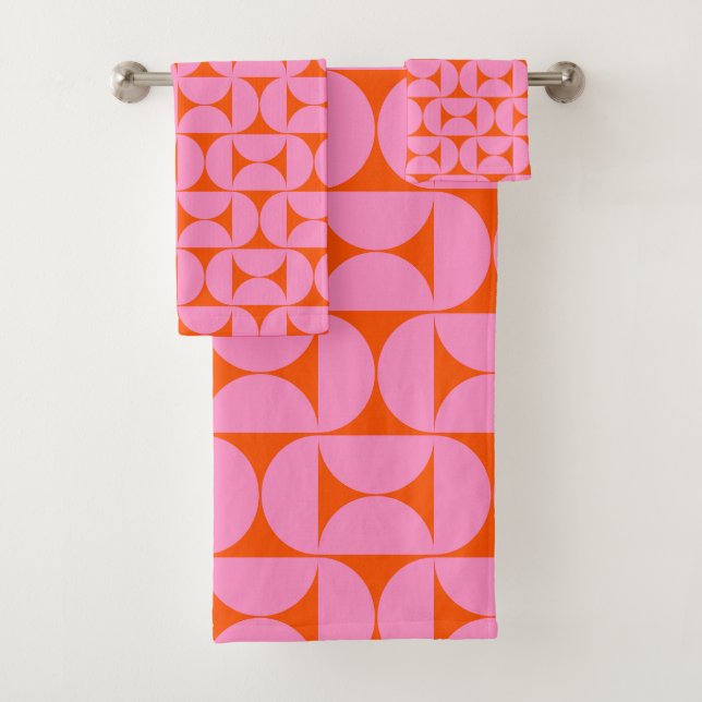 Pink And Orange Mid Century Modern Pattern Bath Towel Set (Insitu)