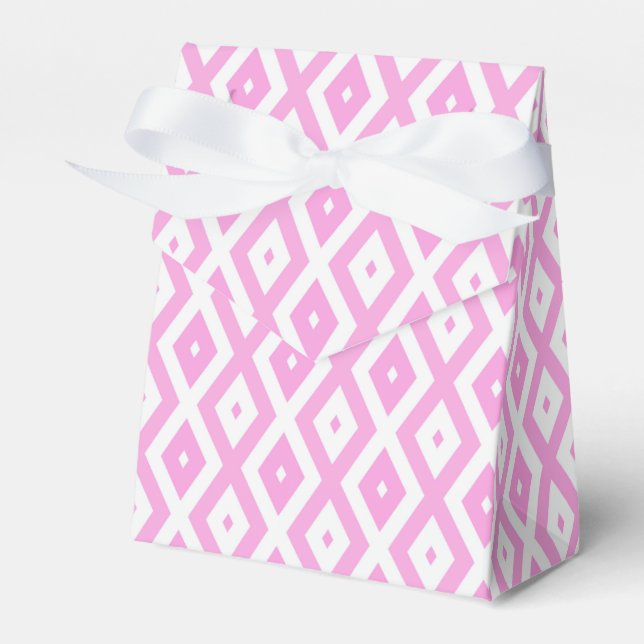 Pink and white diamond pattern favour box (Front Side)