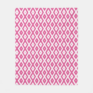 Pink and white diamond pattern fleece blanket