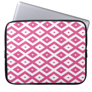 Pink and white diamond pattern laptop sleeve