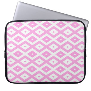 Pink and white diamond pattern laptop sleeve