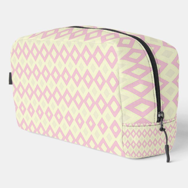Pink and white diamond shapes on dopp kit (Right Corner)