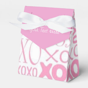 Pink and White Hugs and Kisses Pattern Favour Box