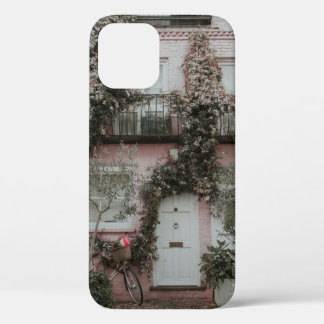 PINK AND WHITE PAINTED HOUSE COVERED WITH PLANTS A iPhone 12 CASE