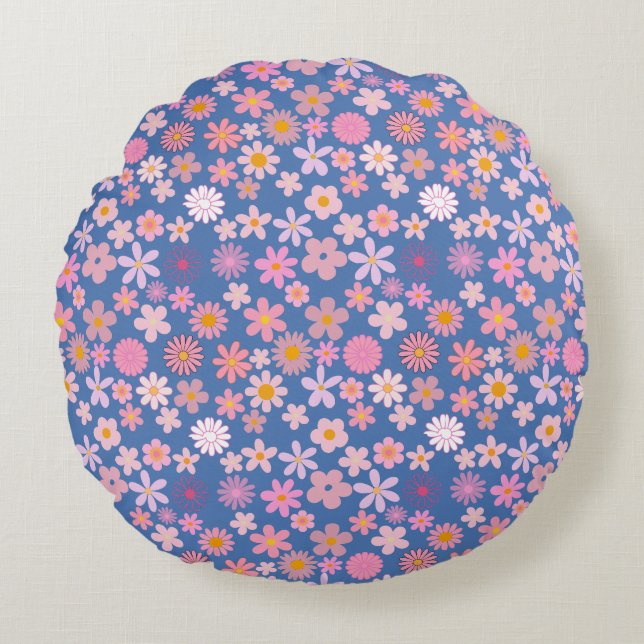 Pink Daisy Pattern 01.bw LBlue BG Round Cushion (Front)