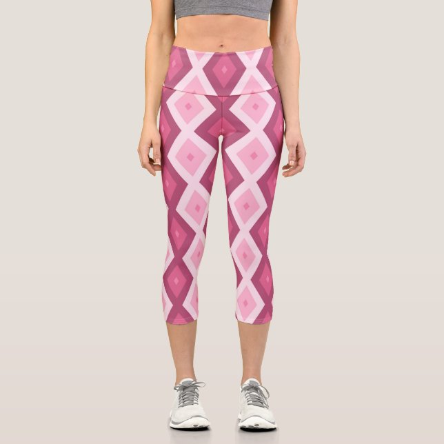 Pink diamond pattern capri leggings (Front)