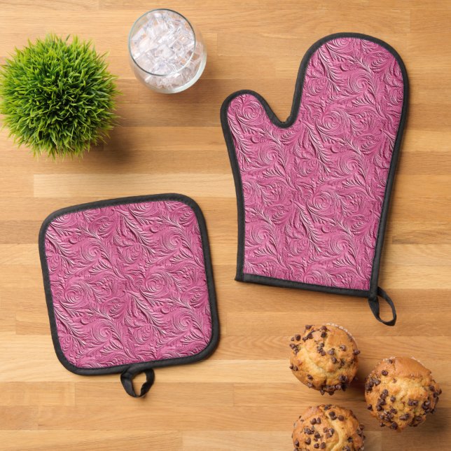 Pink Faux Alligator Animal Print Oven Mitt & Pot Holder Set (Top Down)