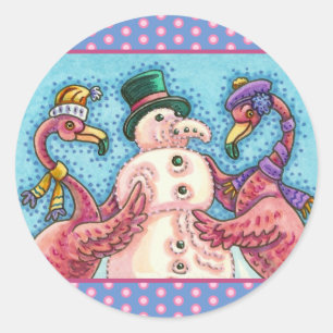 PINK FLAMINGOS MAKE SNOWMAN, FUNNY CHRISTMAS BIRDS CLASSIC ROUND STICKER