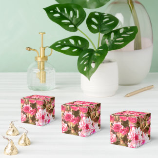 Pink Floral Bloom Pattern – Soft Botanical Design Favour Box