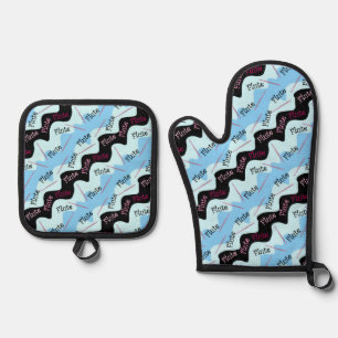 Pink Flute Pattern Oven Mitt & Pot Holder Set