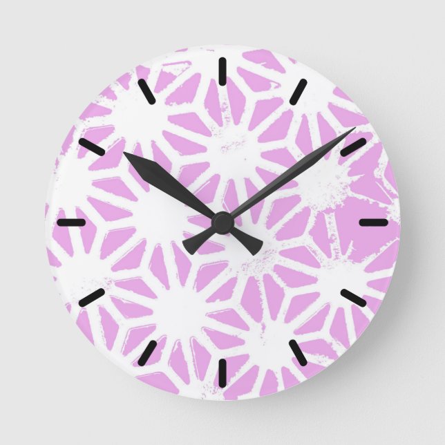 Pink geometric pattern round clock (Front)
