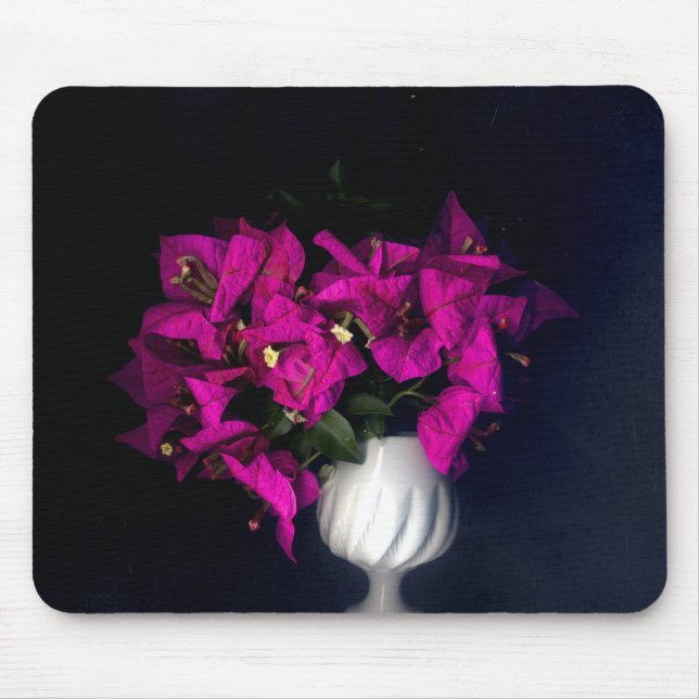 Pink heart in black mouse mat (Front)
