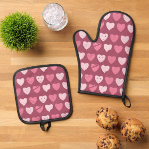 Pink Hearts Pattern Oven Mitt and Pot Holder Set