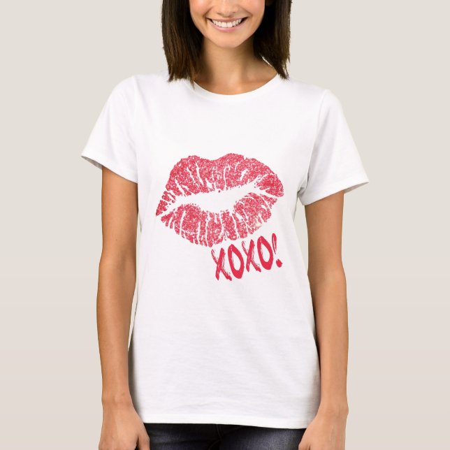 Pink Lips XOXO | Makeup Artist T-Shirt (Front)
