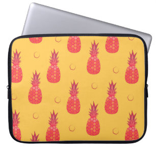 Pink pineapple on orange background. Seamless patt Laptop Sleeve