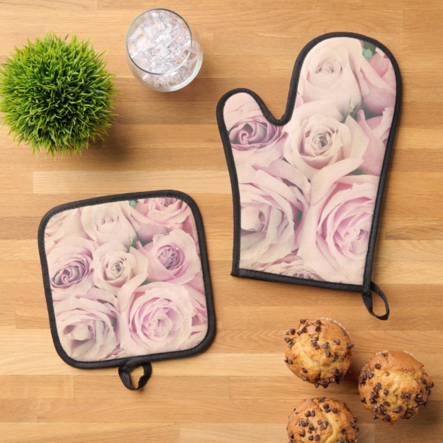 Pink Rose Blush Oven Mitt and Pot Holder Set (Top Down)
